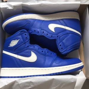 Air Jordan 1 Retro High OG ‘Hyper Royal’